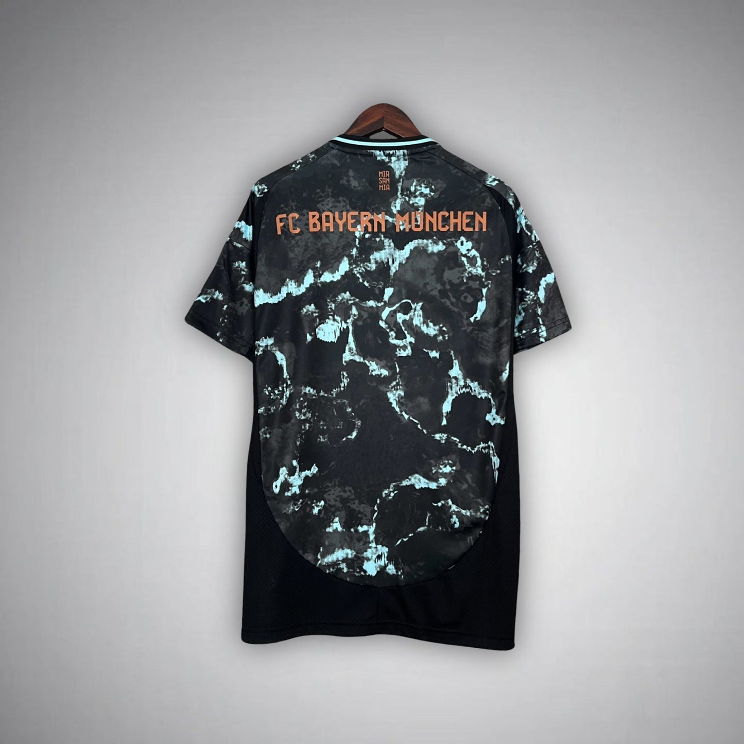 24/25 Bayern München Away Premium Kit