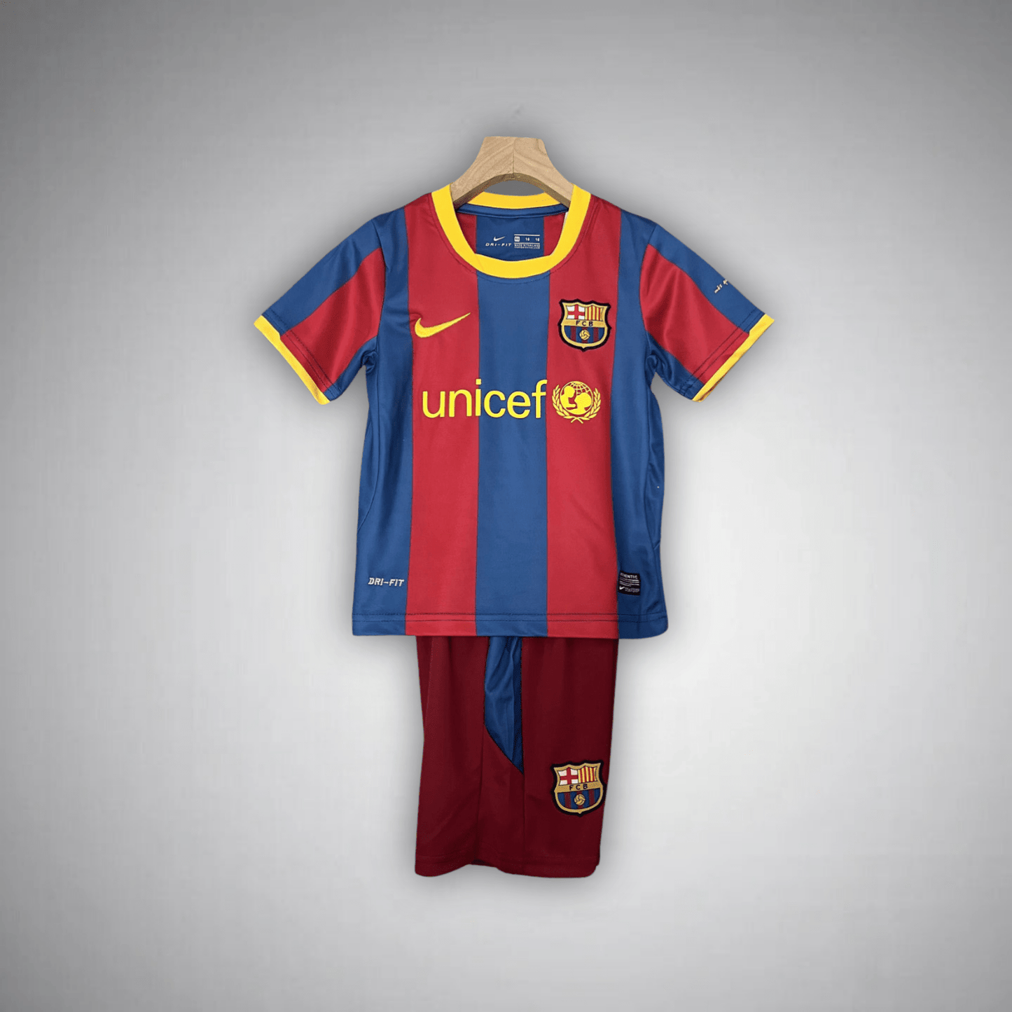 10/11 FC Barcelona Home Kids Size Kit