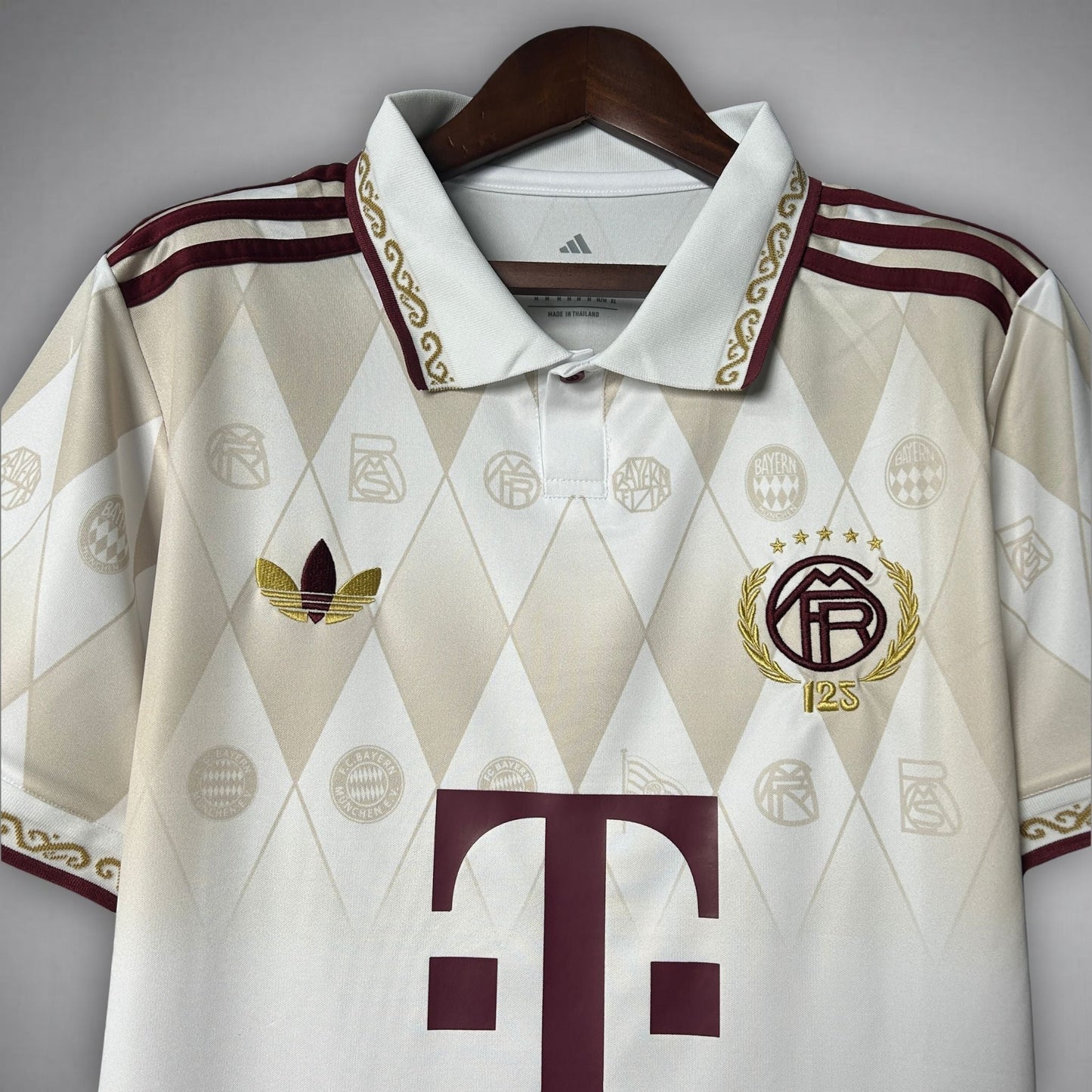 FC Bayern "Die Krone" Premium Kit