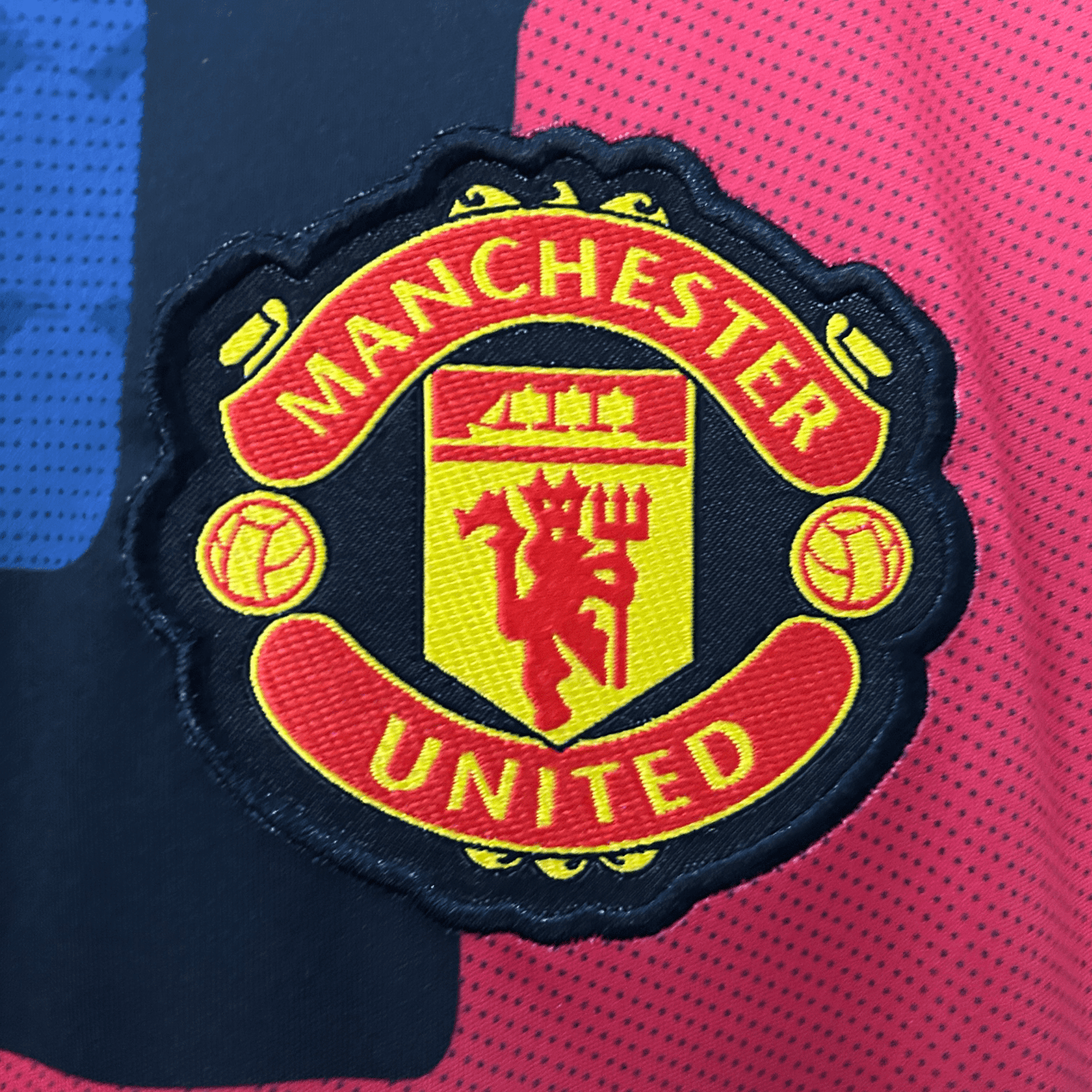 Manchester United "Devil's Puzzle" Premium Kit
