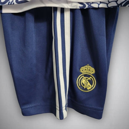 Real Madrid Dragon Blanco Premium Kids Size Kit